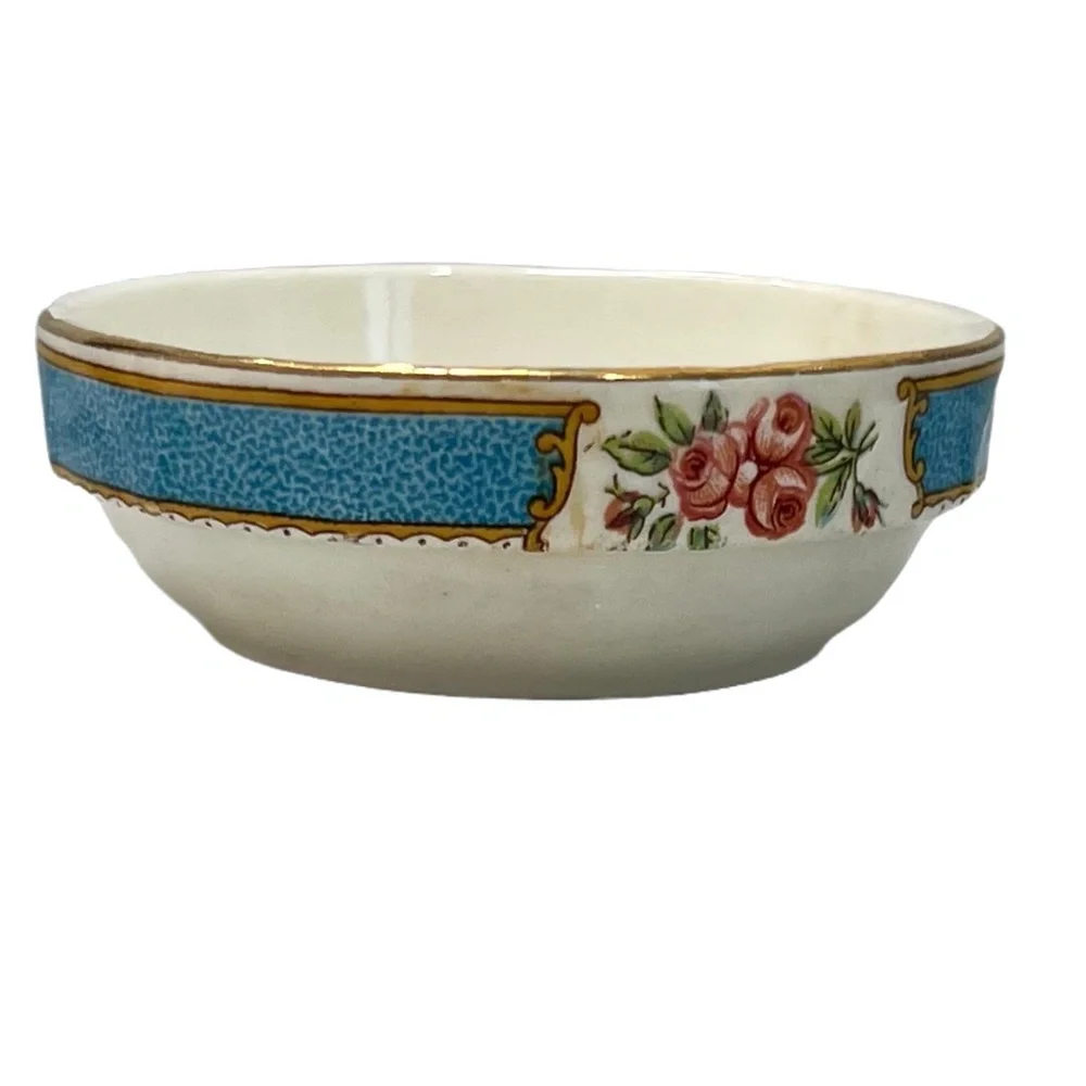 VINTAGE EMPIRE ENGLAND CUMBERLAND HOTEL WHITE, GOLD, BLUE & FLORAL CHINA ASHTRAY